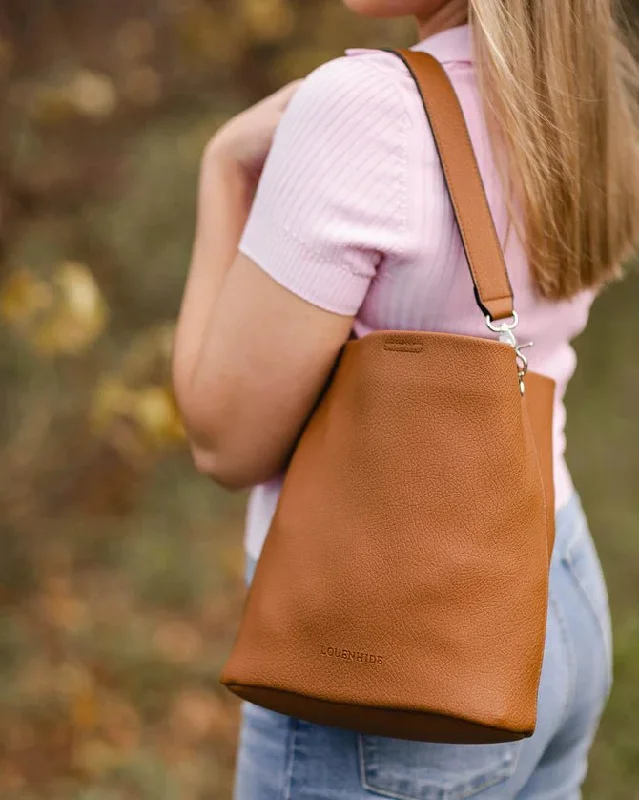 Pink quilted shoulder bag for parties-Louenhide Lucy Shoulder Bag Camel